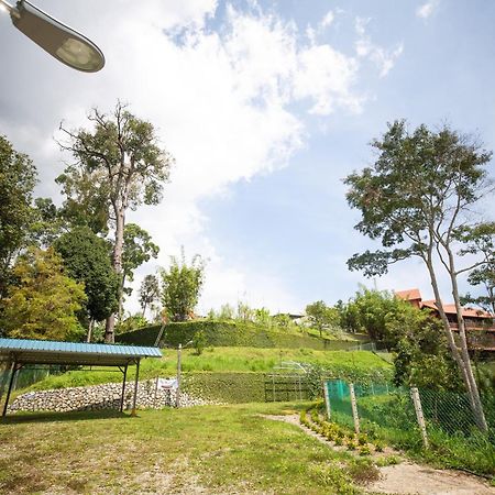 Red House The Garden Stay In Bukit Tinggi By Play Bentong Εξωτερικό φωτογραφία