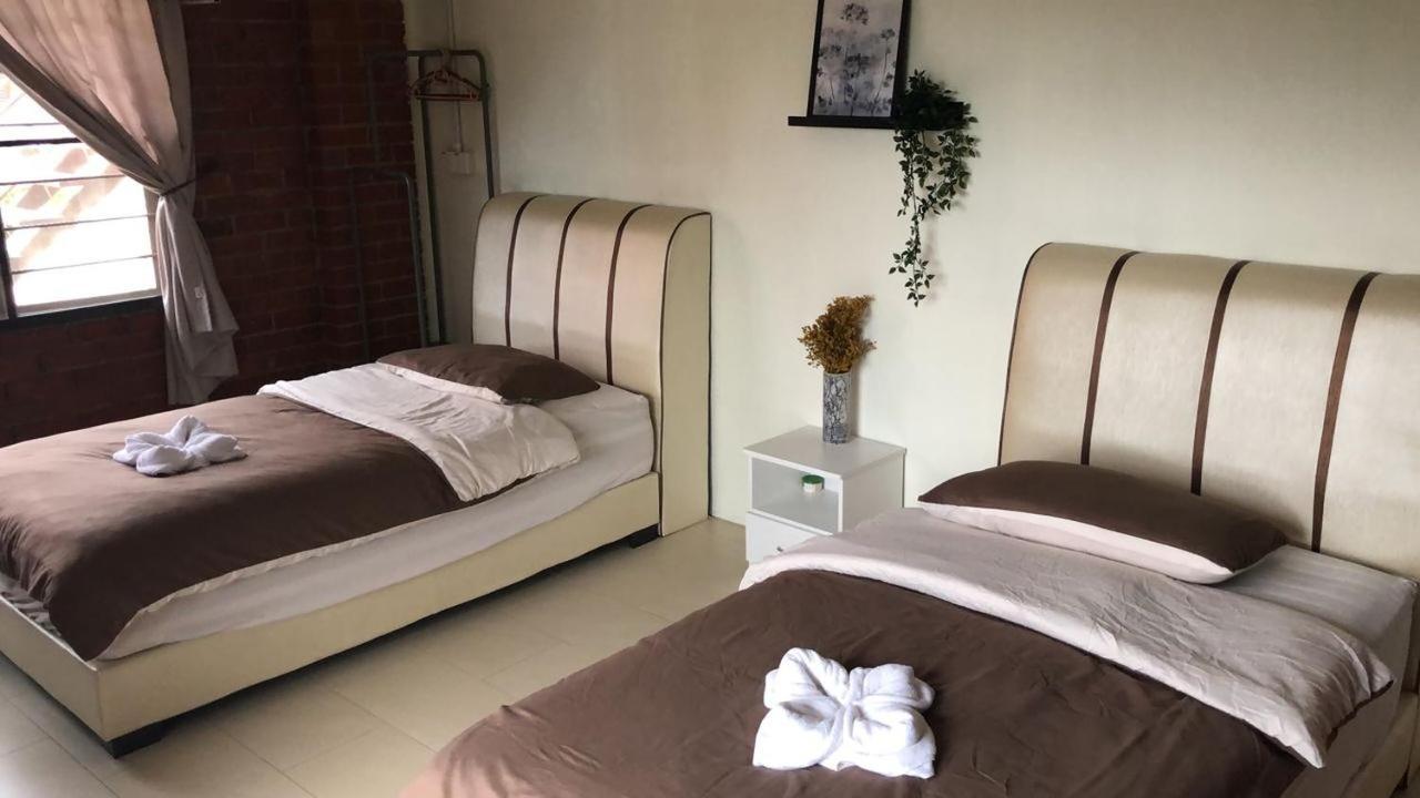 Red House The Garden Stay In Bukit Tinggi By Play Bentong Εξωτερικό φωτογραφία