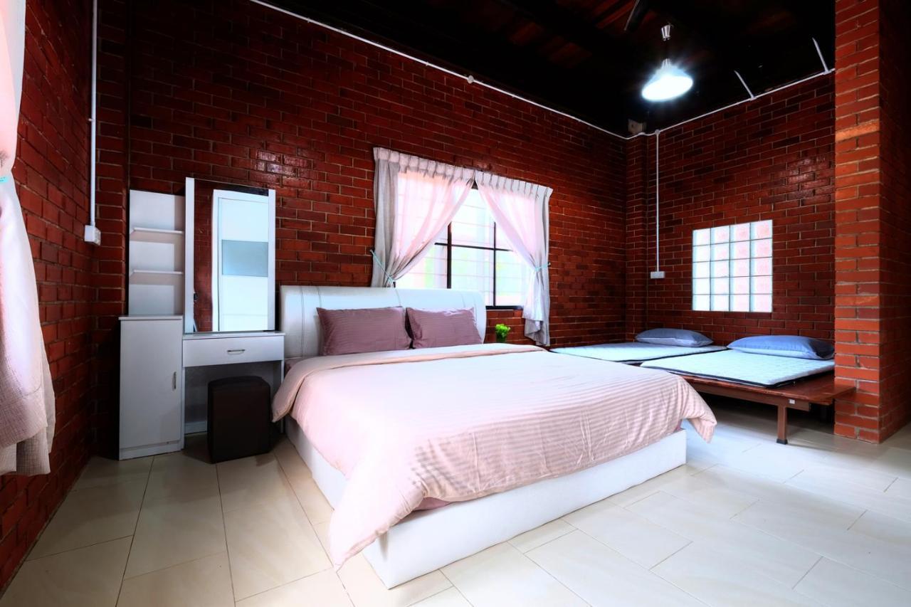 Red House The Garden Stay In Bukit Tinggi By Play Bentong Εξωτερικό φωτογραφία