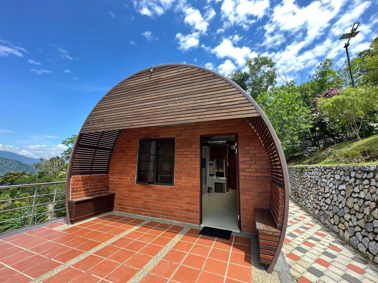 Red House The Garden Stay In Bukit Tinggi By Play Bentong Εξωτερικό φωτογραφία