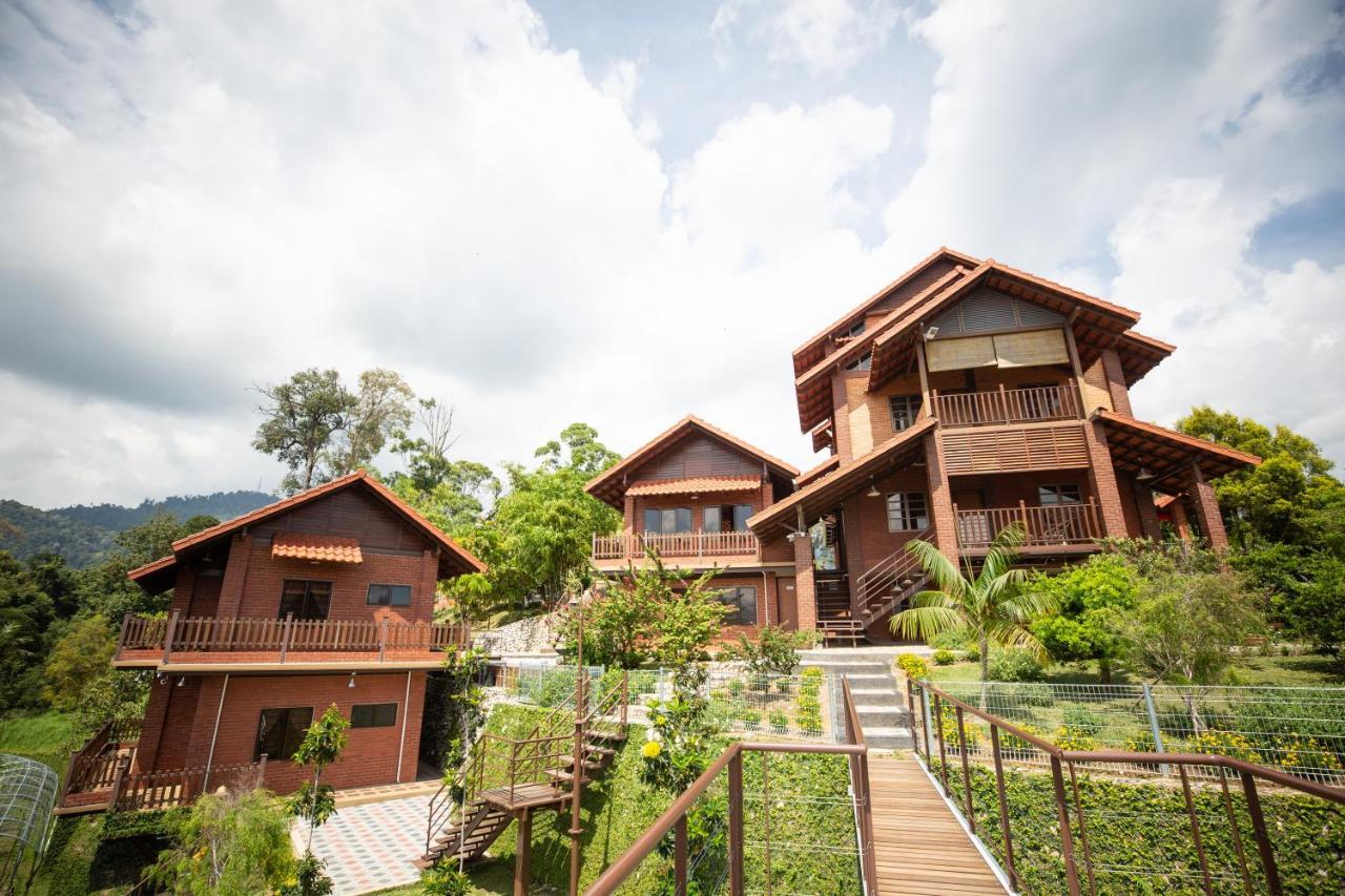 Red House The Garden Stay In Bukit Tinggi By Play Bentong Εξωτερικό φωτογραφία