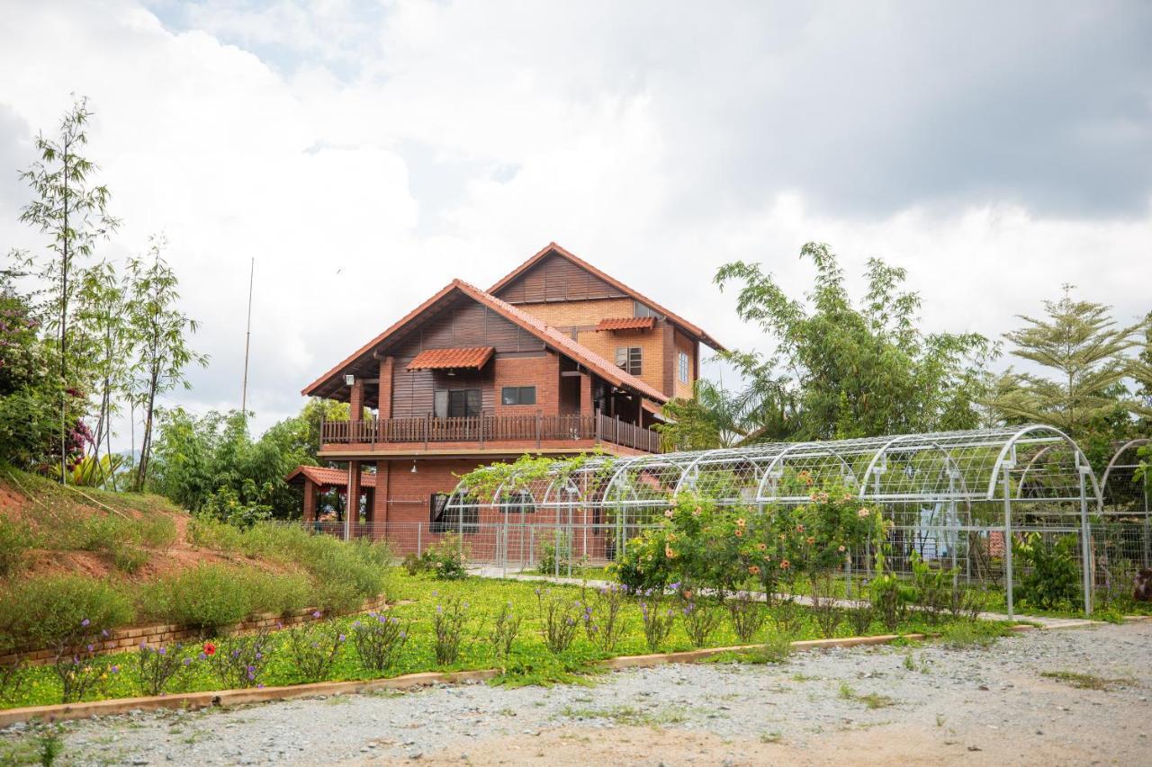 Red House The Garden Stay In Bukit Tinggi By Play Bentong Εξωτερικό φωτογραφία