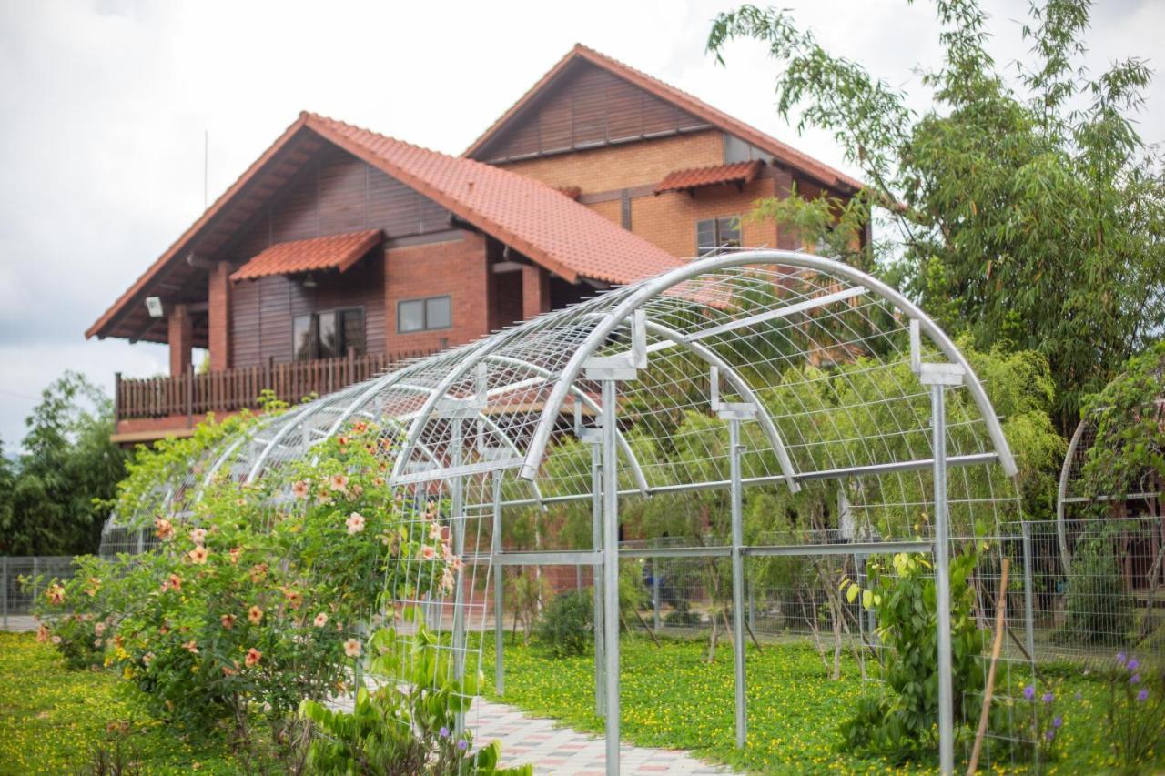 Red House The Garden Stay In Bukit Tinggi By Play Bentong Εξωτερικό φωτογραφία