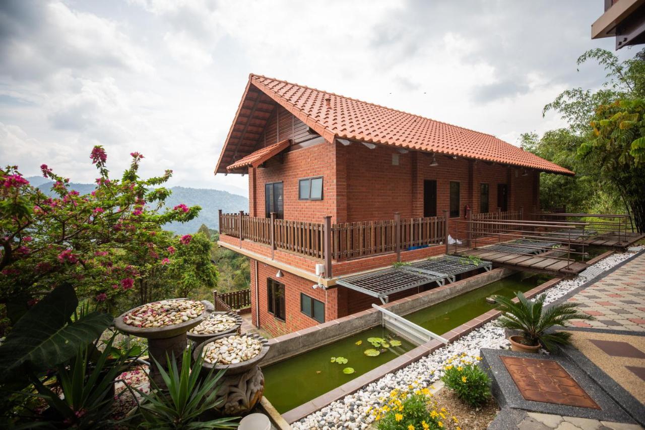 Red House The Garden Stay In Bukit Tinggi By Play Bentong Εξωτερικό φωτογραφία