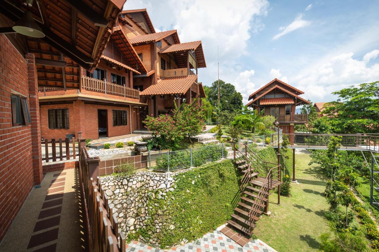 Red House The Garden Stay In Bukit Tinggi By Play Bentong Εξωτερικό φωτογραφία