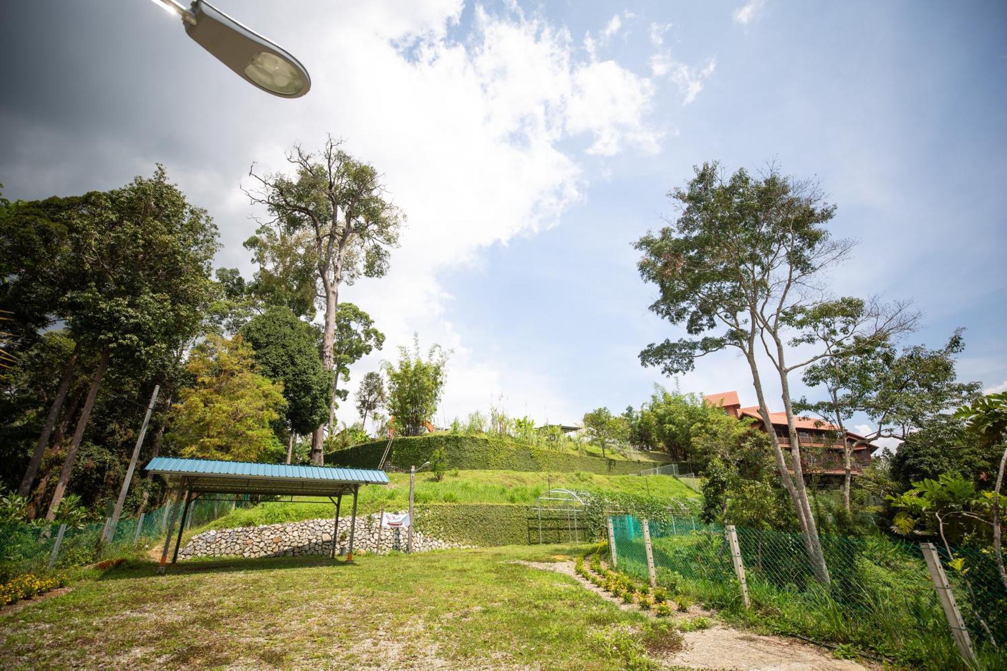 Red House The Garden Stay In Bukit Tinggi By Play Bentong Εξωτερικό φωτογραφία