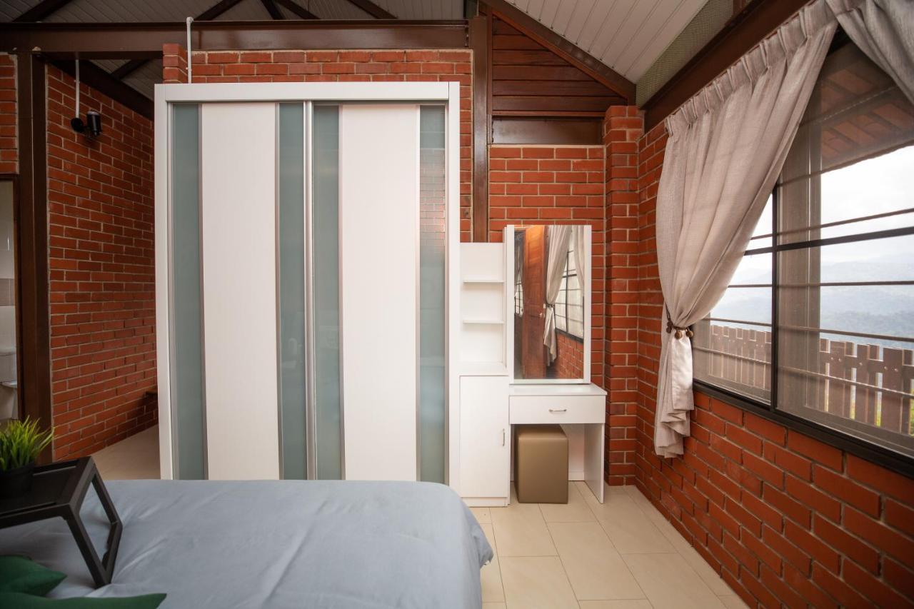 Red House The Garden Stay In Bukit Tinggi By Play Bentong Εξωτερικό φωτογραφία