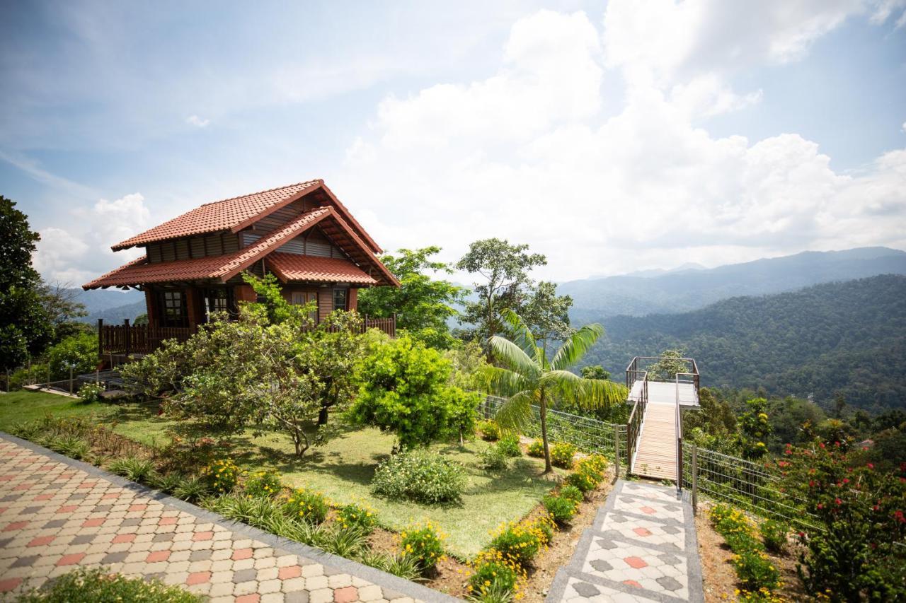 Red House The Garden Stay In Bukit Tinggi By Play Bentong Εξωτερικό φωτογραφία
